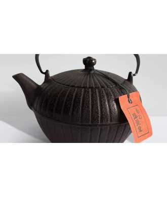 Oitomi Violet Cast Iron Teapot 2 —  Decoration Luxury | Maison Imperiale